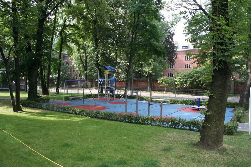 Executive 2-Bedroom Apartment Krakow Luaran gambar