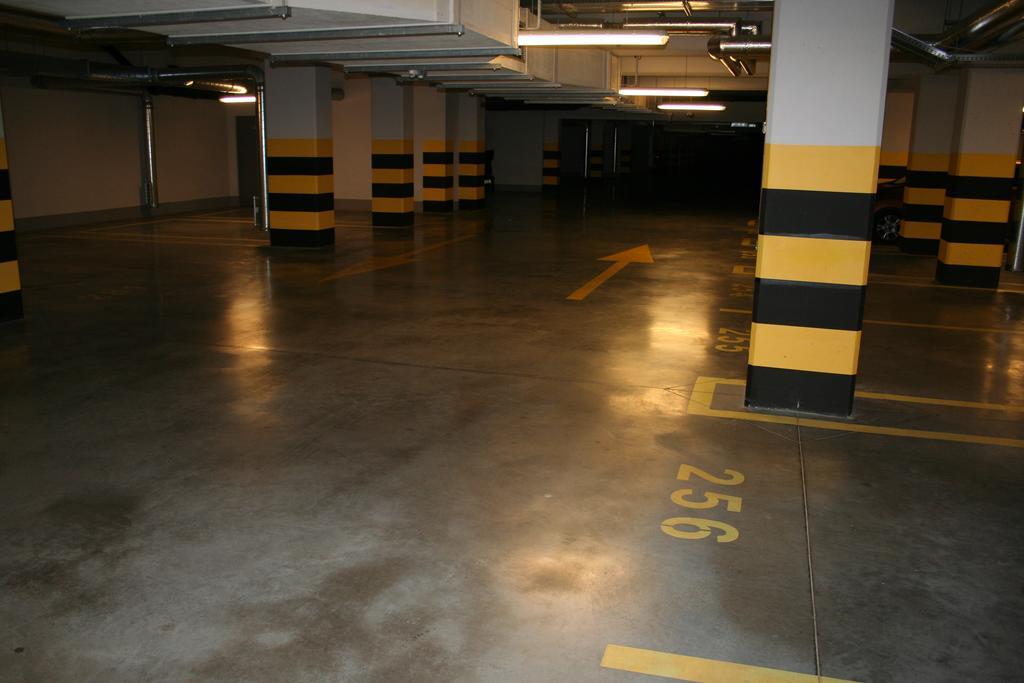 Executive 2-Bedroom Apartment Krakow Luaran gambar